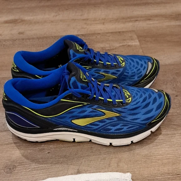 Brooks Blue and Yellow Transcend 3 Running Shoes - Picture 4 of 12